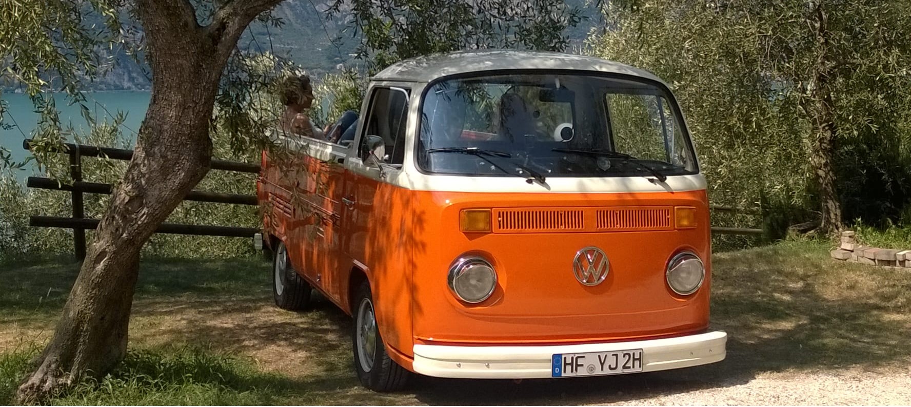 VW Bulli T2B Pritsche orange