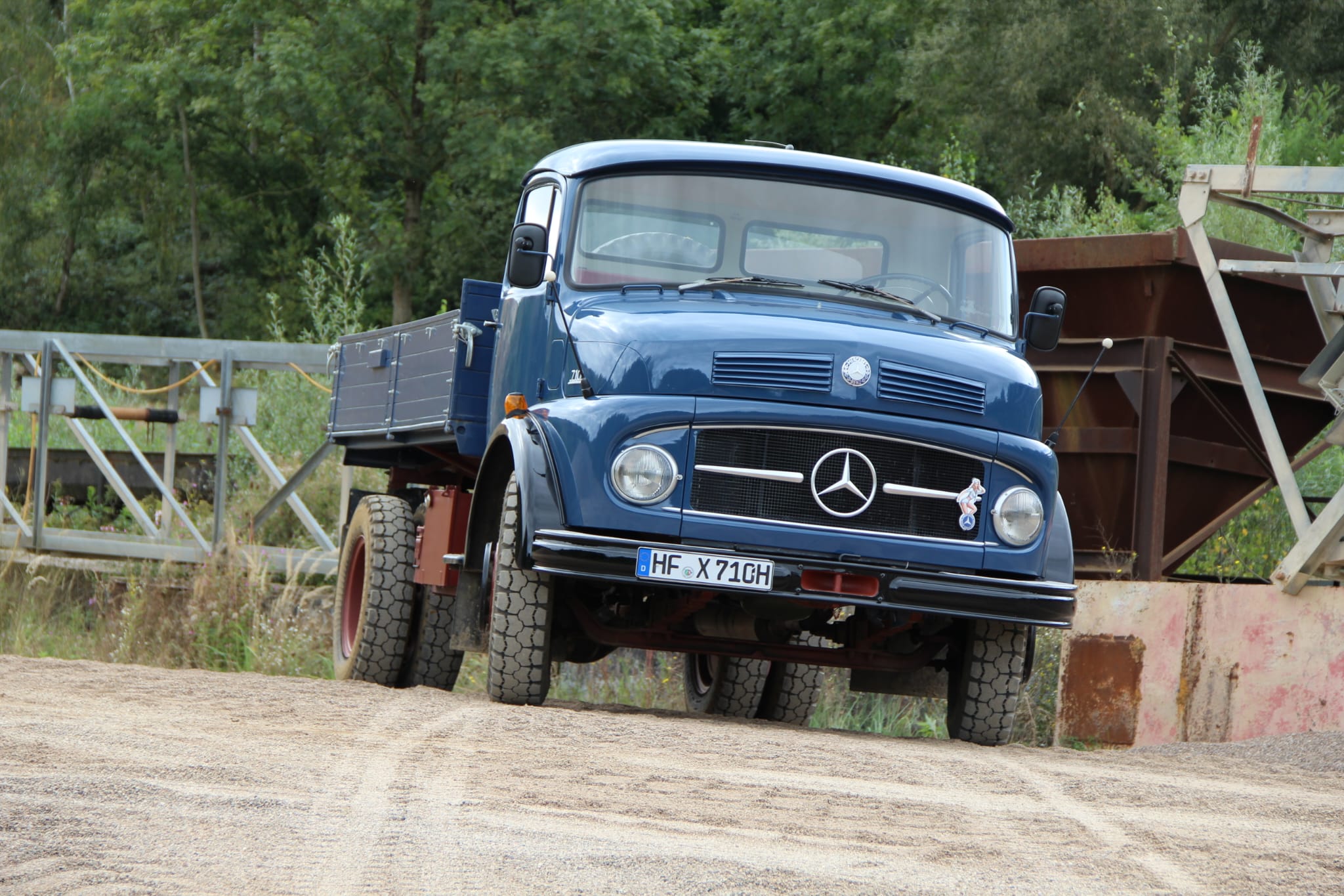 Mercedes Kurzhauber 710